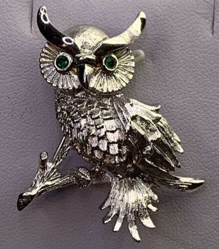 Vantage sighned Monet ￼Owl brooch pin Green, Rhinestone Eyes, Silver Tone A3 - Picture 1 of 8