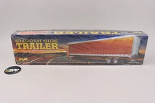 2014 Moebius 53 Foot Smooth Side Trailer w/Reefer Option 1/25 Model Kit 1303 NIB