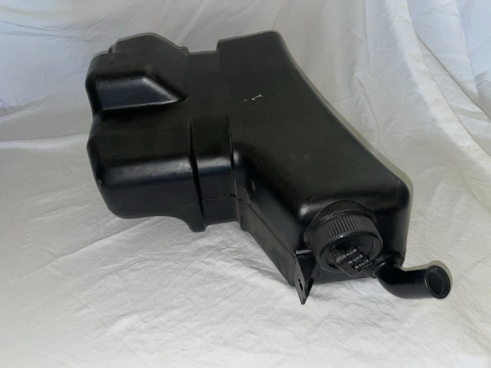 91162807507 Windshield Washer Reservoir Porsche 911 with Headlight Washers 80-89 - Image 2 of 2