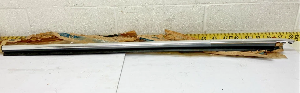 New OEM GM LH Top Beltline Trim 20674297 1981-1988 Chevy Caprice/Impala (Bin81) - Image 4 of 4