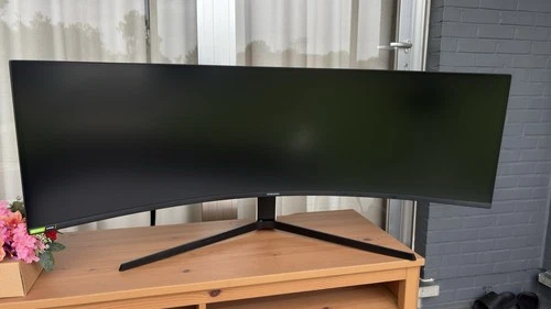 Monitor Samsung Odyssey G9 49". 240Hz. 1ms responstijd.