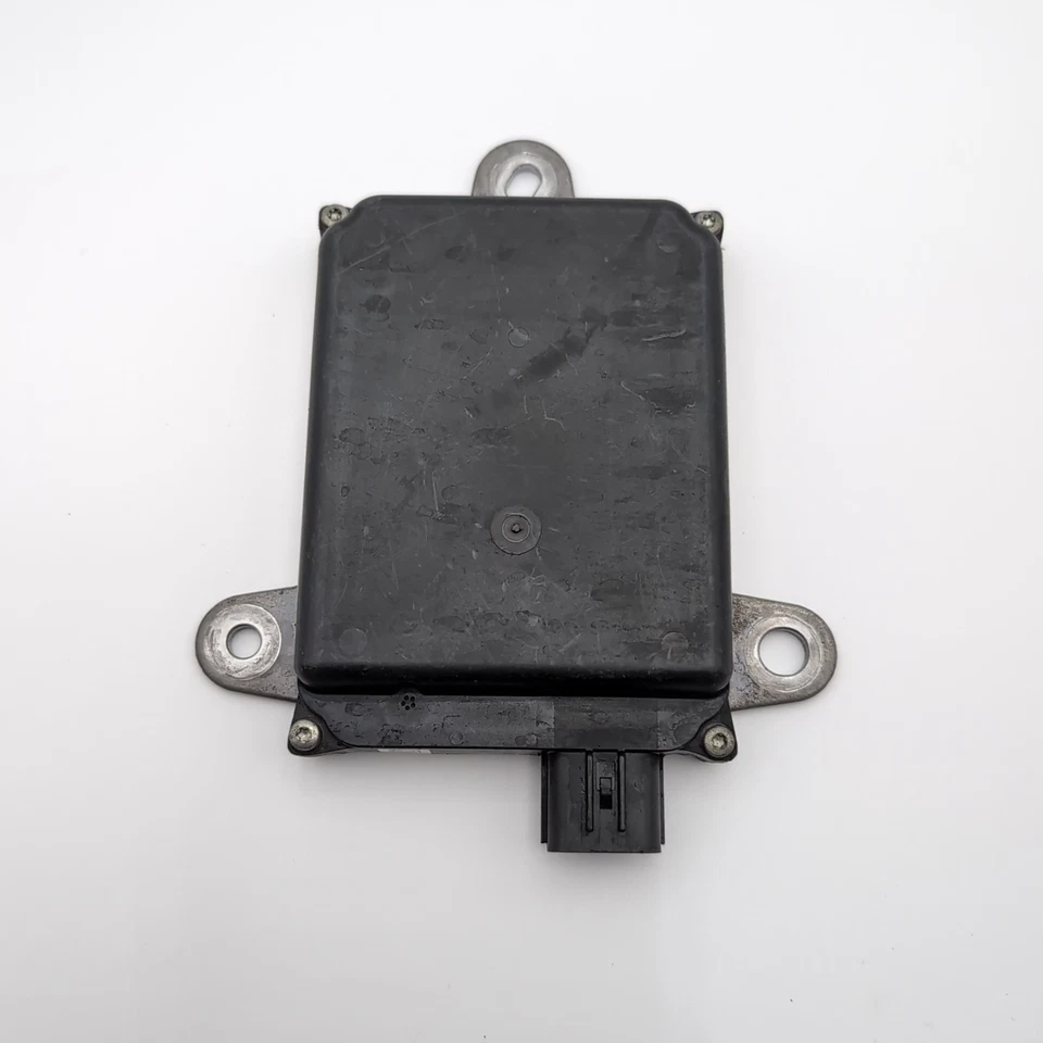 2016 – 2020 Lexus GS F Blind Spot Detection Radar Sensor OEM 88162-0W390 - Bild 3 von 4