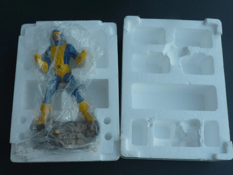 MARVEL STATUE Xmen Cyclops Limited Edition Diamond Select - Photo 3/4