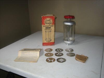 Vintage Aunt Mandy's Cook-See Press See Through Cookie Pastry Press/ 8 PLATES