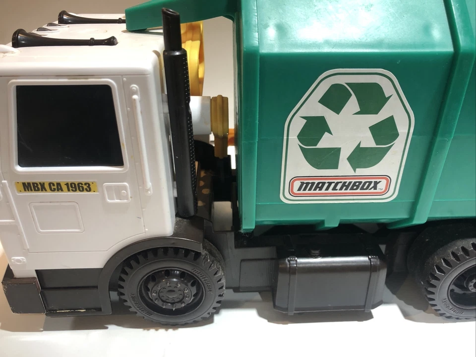 Used Matchbox Garbage Truck 15" Large Scale, Sound FX Matchbox TRUCK ONLY - Image 3 of 4