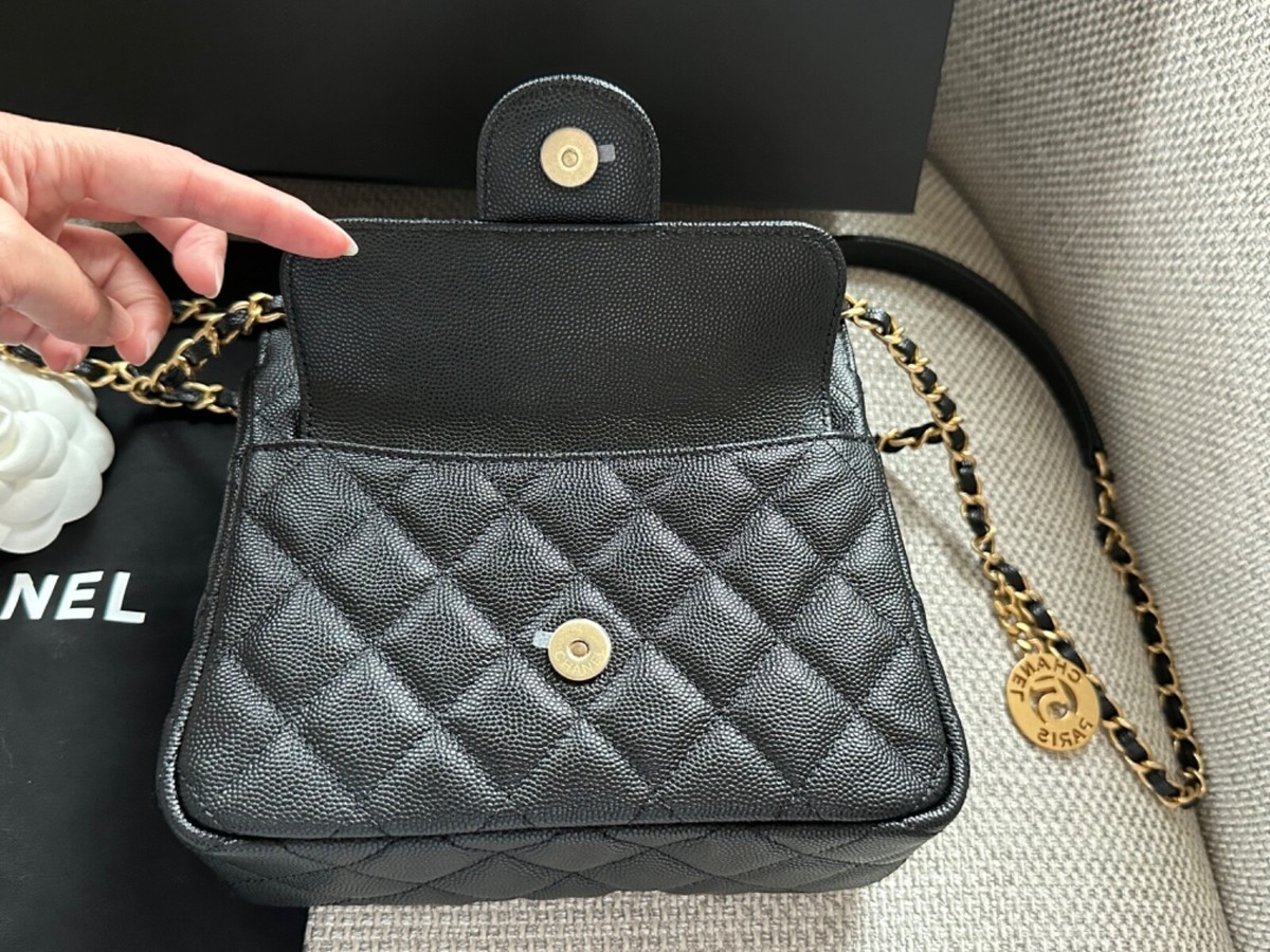 在庫ラスト1点【CHANEL】BLACK キャビア ミニ ラウンド ホーボー 在庫ラスト1点【CHANEL】BLACK キャビア ミニ ラウンド ホーボー