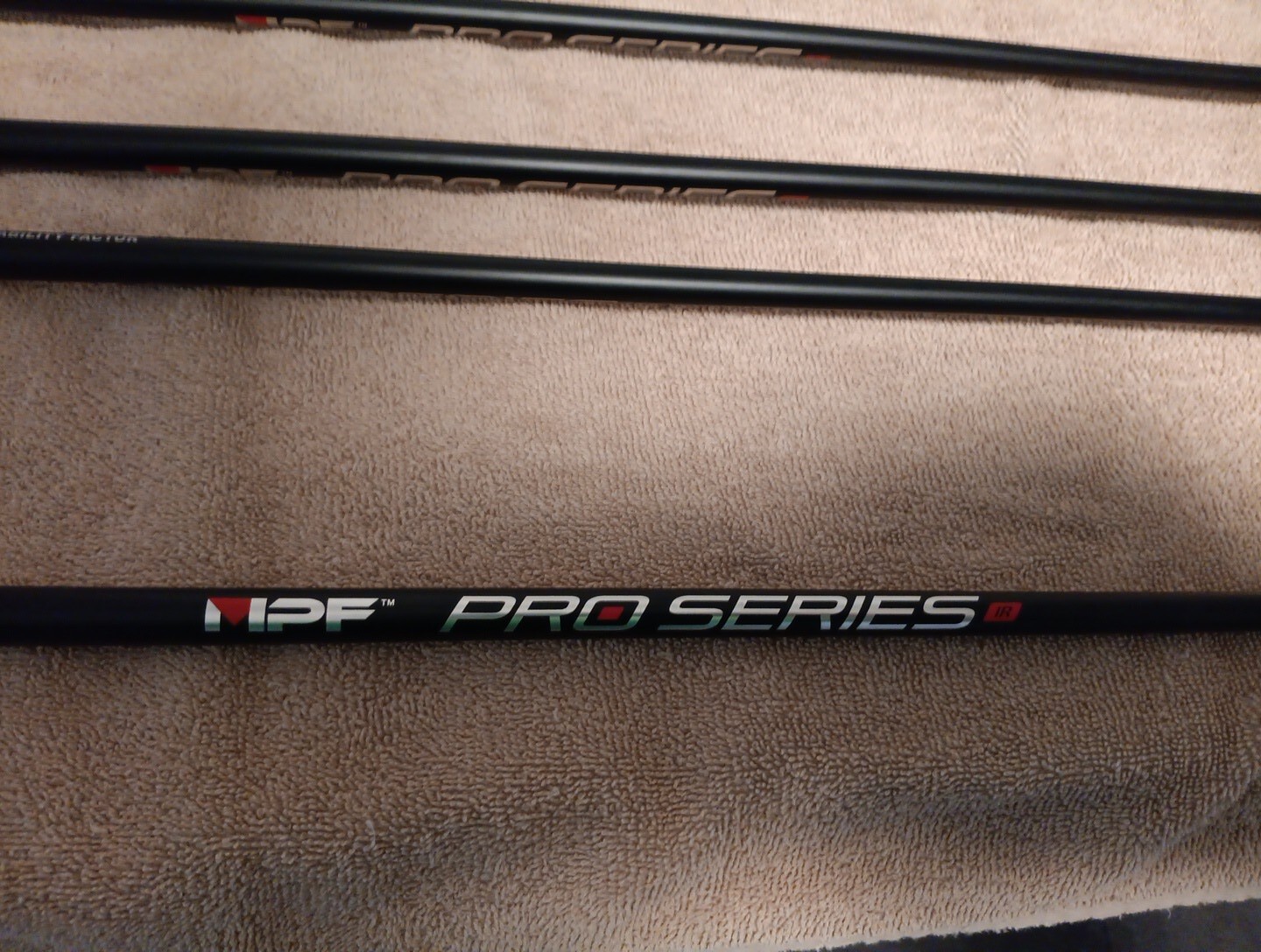 *MINT* Tour Edge C722 Iron Set. 4i-PW,AW. MRH, R-Flex, Graphite Shafts. 