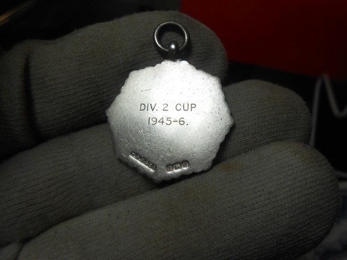 ENGLISH STERLING & ENAMELED NORTH ESSEX FOOTBALL LEAGUE MEDAL 1945-46 LOOK WOW - Picture 5 of 5