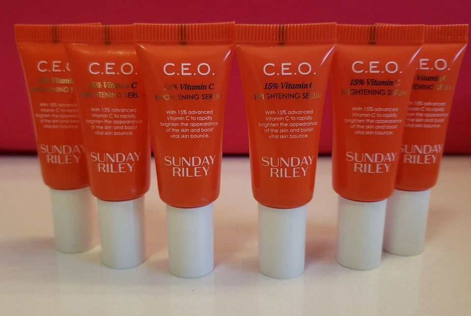 Suero iluminador Sunday Riley C.E.O 15 % vitamina C de 1,0 oz (6 X,17 oz = 1,02 oz) Foto 3 de 4