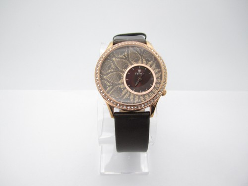 Women's Titan Quartz 50m WR Analog 41mm Dial Causal Round Watch (E594) 9959WAA - Picture 5 of 12