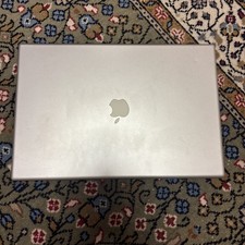 Apple Macbook Pro A1151 17 inch