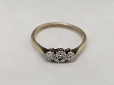 9ct Yellow Gold and Platinum Ring Diamond Stones 9ct PLAT Stamped ring Size O