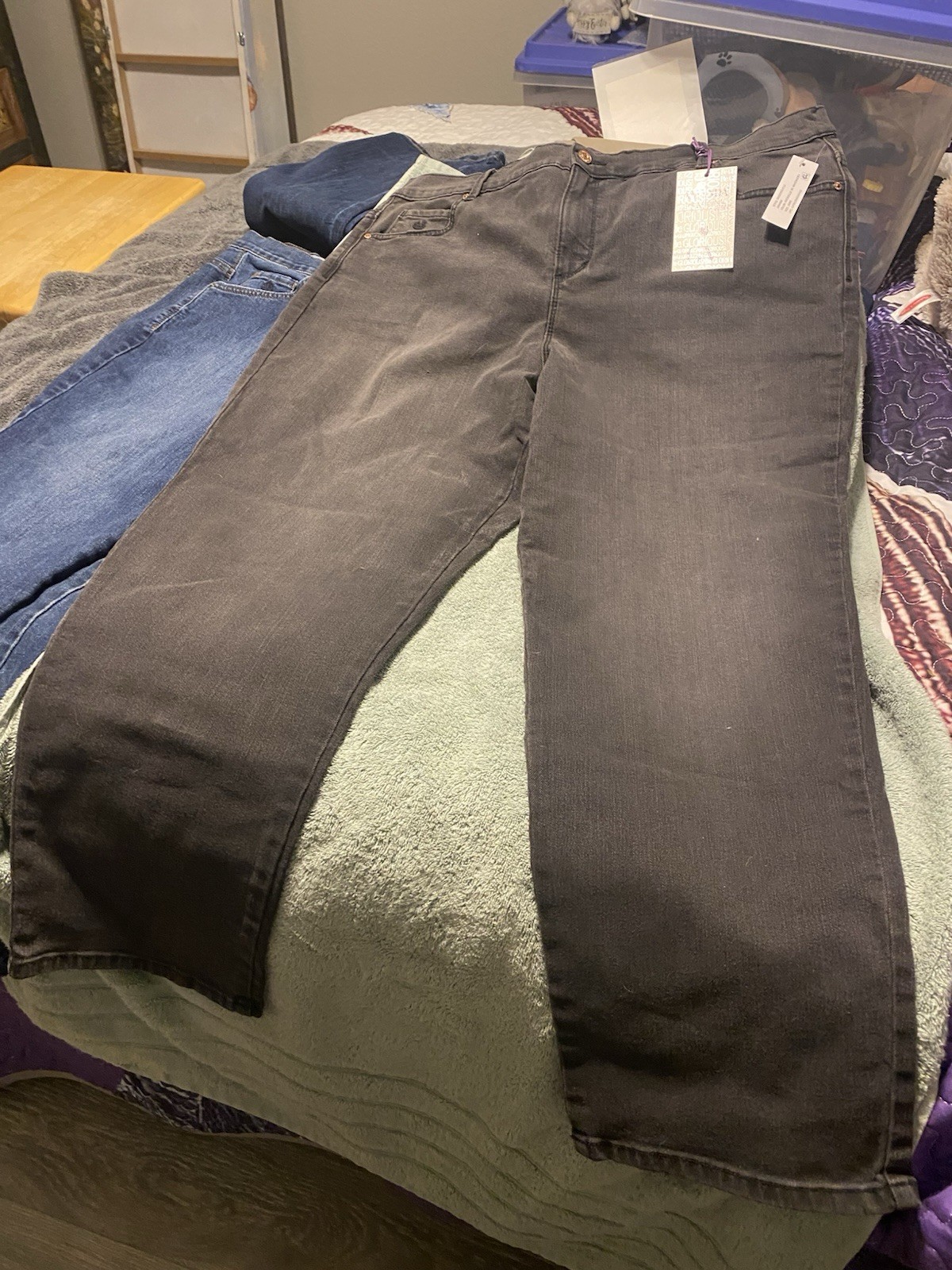 Gloria Vanderbilt Amanda Jeans, Black Wash Size 16WS Short New (Plus Size)