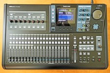 TASCAM DP-32SD Digital Recorder, 8 Inputs, XLR/TRS, SD card, effects. VGC