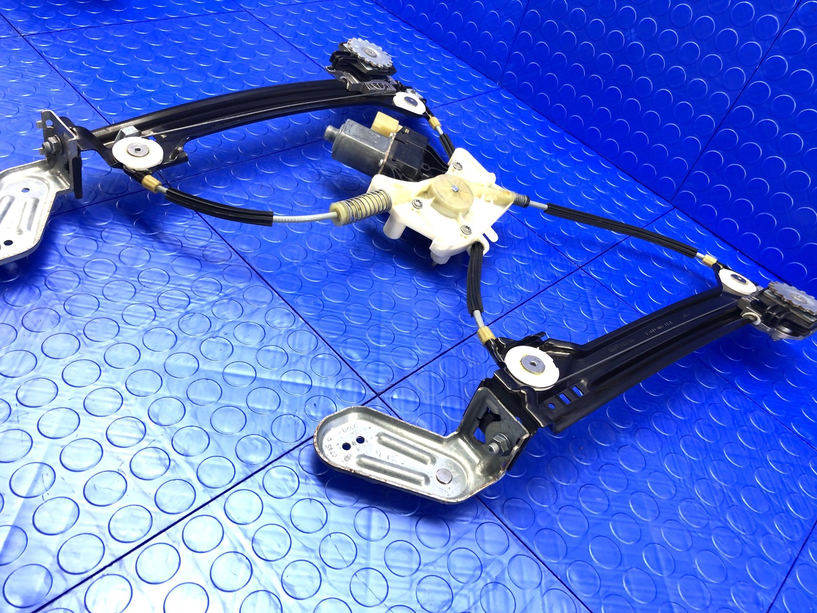 2014-2021 MASERATI QUATTROPORTE REAR LEFT DOOR WINDOW GLASS REGULATOR W/MOTOR