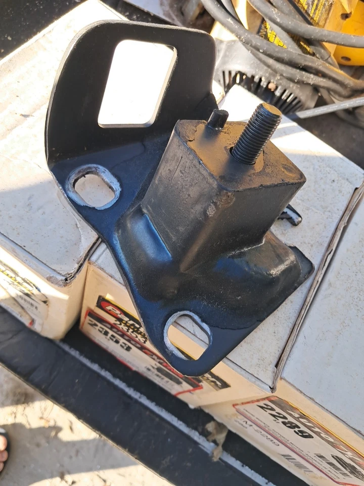 Soporte de motor delantero derecho para PONTIAC ASTRE CHEVROLET MONZA STARFIRE SUNBIRD VEGA Foto 3 de 4