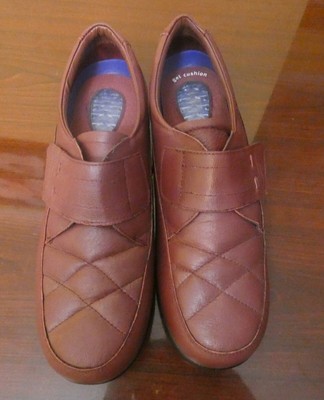 dr scholl's leather walkers