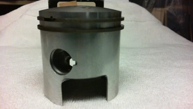 Genuine Vintage Rotax Piston LH 1969 Nordic 369cc 420984920 *New Old Stock* — 第 4/4 张图片