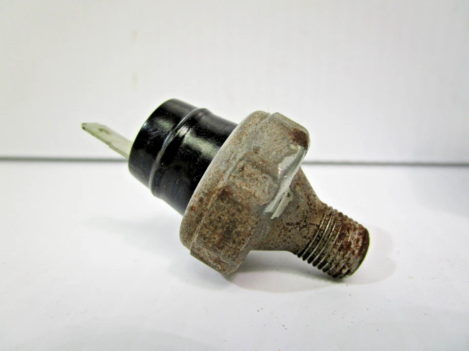 Nuevo de Lote Antiguo 1955-79 Interruptor de Presión de Aceite Chevrolet Ford Buick AMC GM 1359289 TW31 Foto 3 de 4