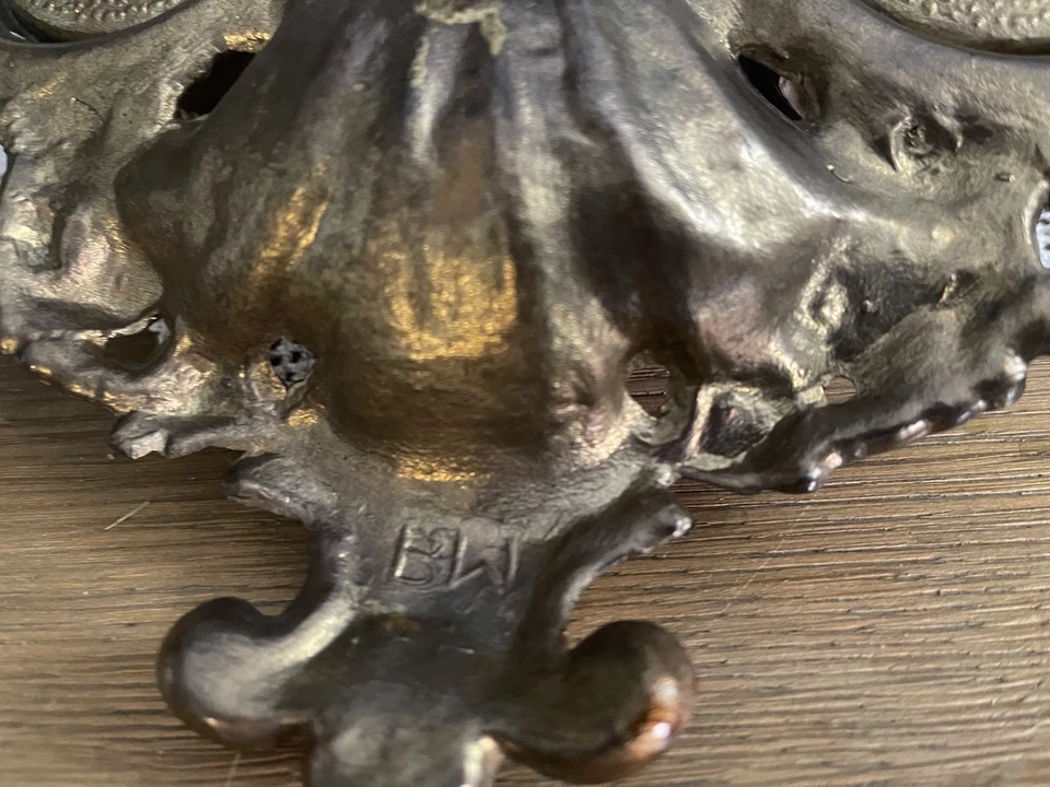 Tintero de escritorio vintage victoriano Bratt & Sons ornamentado doble latón estampado Foto 2 de 4