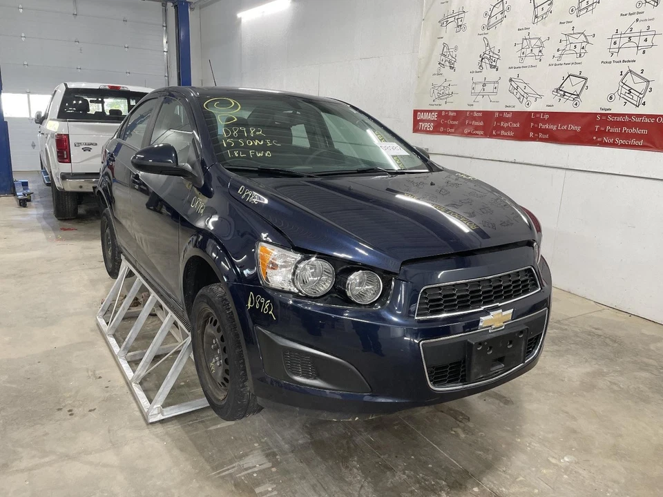 Módulo de controle de carroceria usado serve: 2015 Chevrolet Sonic Body Control BCM no firewall - Imagem 4 de 4