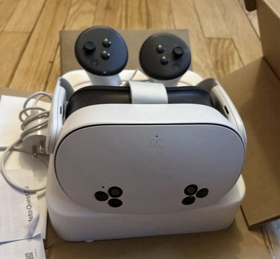 Meta Quest 3 White Standalone VR Headset Plastic with Controllers