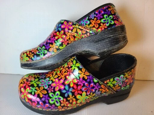 Dansko flower store power