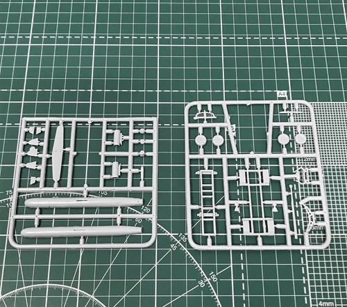 Amodel 72127 Plastic model kit 1:72 X-55 & X-55M (AS-15 Kent) strategic missile - Picture 4 of 24