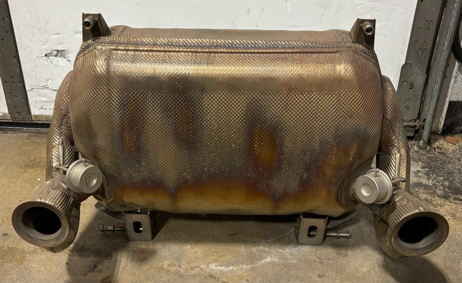 OEM Lamborghini Aventador LP700 Muffler 470251051H