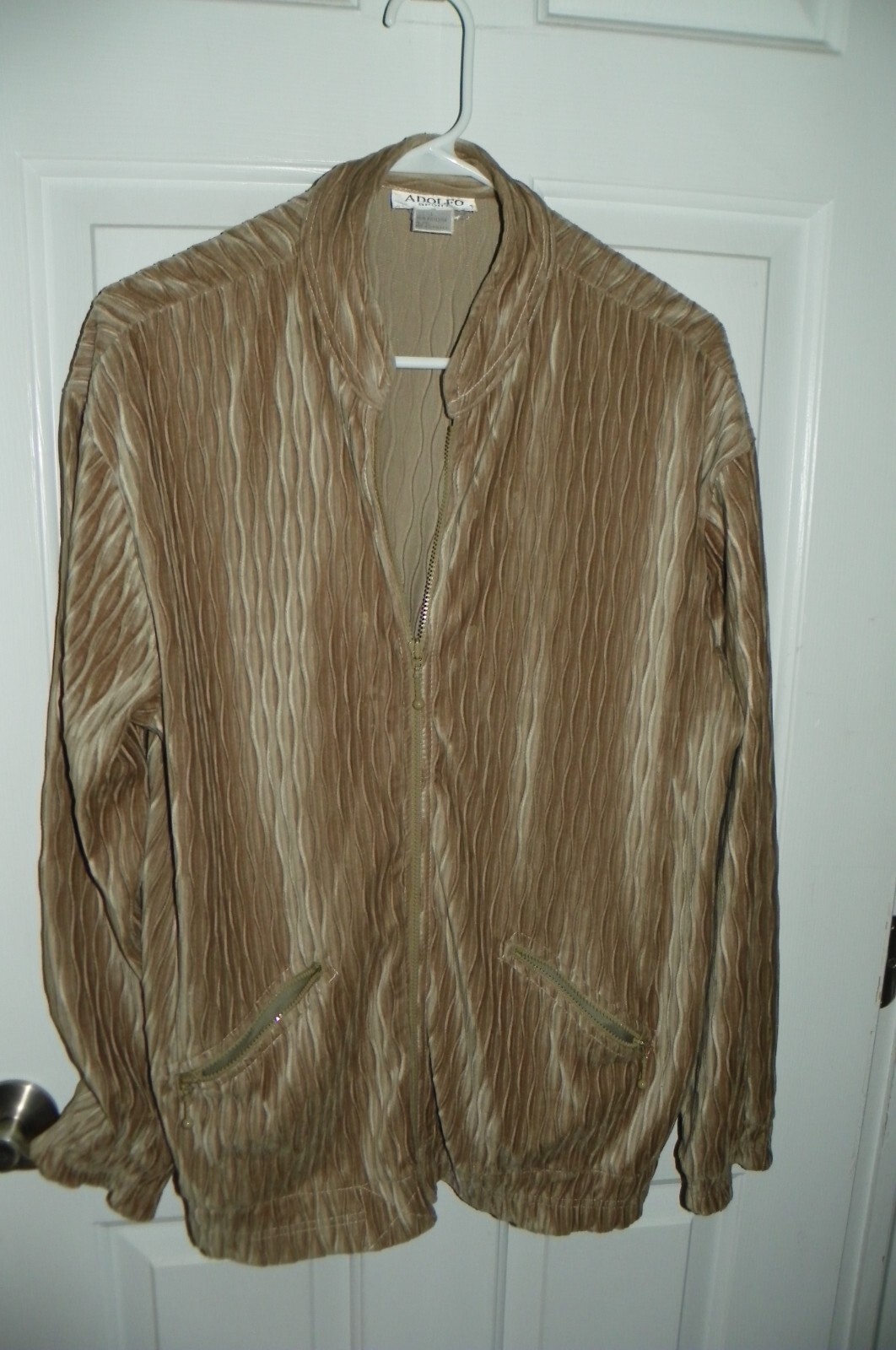 Picture 1 of 3