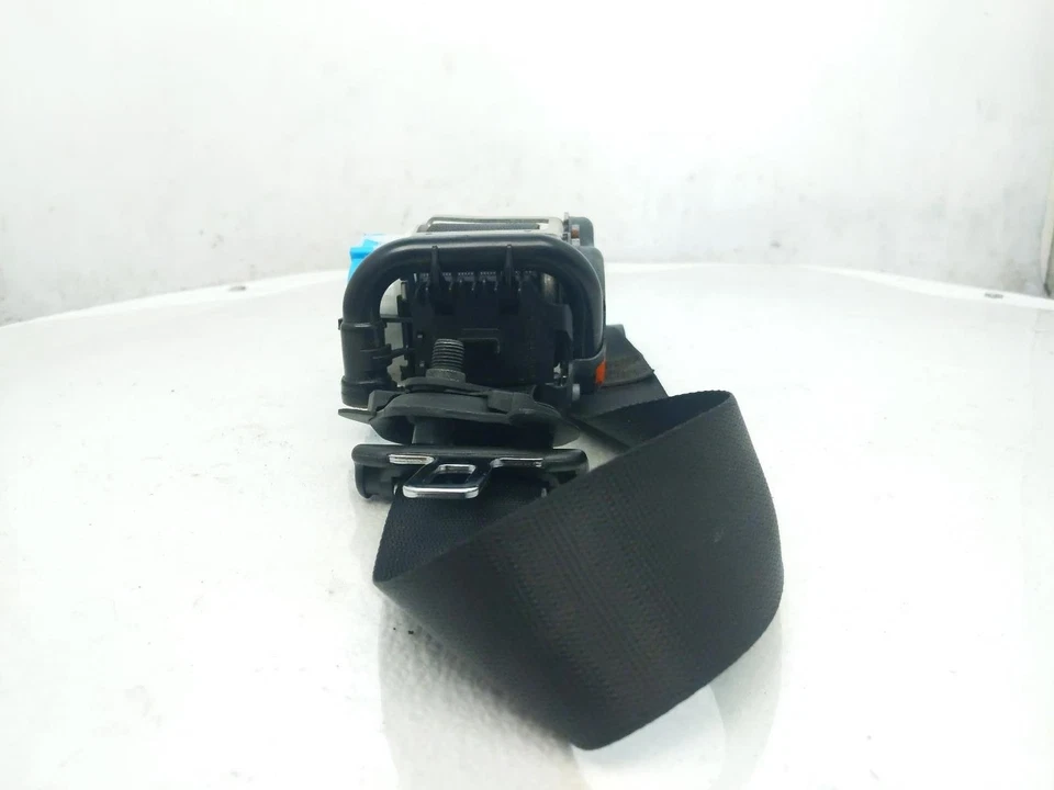 2015-2020 Mercedes-Benz Gla250 Front Driver Left Seat Belt Retractor - Black - Image 3 of 4