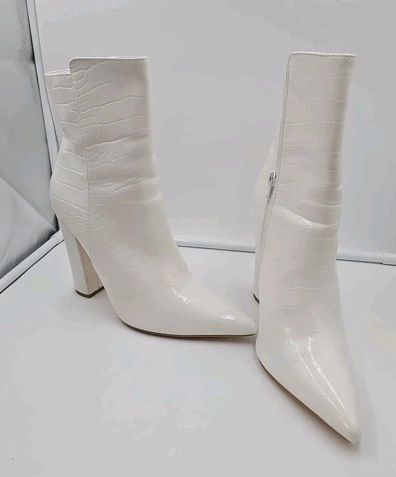 BOTAS BLANCAS OLIVIA FARGIANO ESTAMPADO COCODRILO TALLA 10 Foto 2 de 4