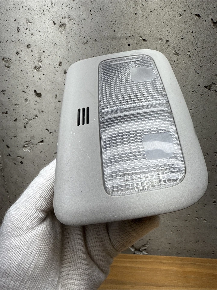 Luz domo mapa superior delantera gris Toyota Corolla/Matrix/Yaris & Scion xB xD Foto 4 de 4