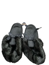 Isotoner Women's Memory Foam Slippers NWT Size 5.5-7