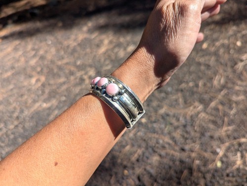 Navajo Cuff Bracelet Pink Conch Shell Handmade Native American Jewelry Sz 6.75in - Picture 8 of 9