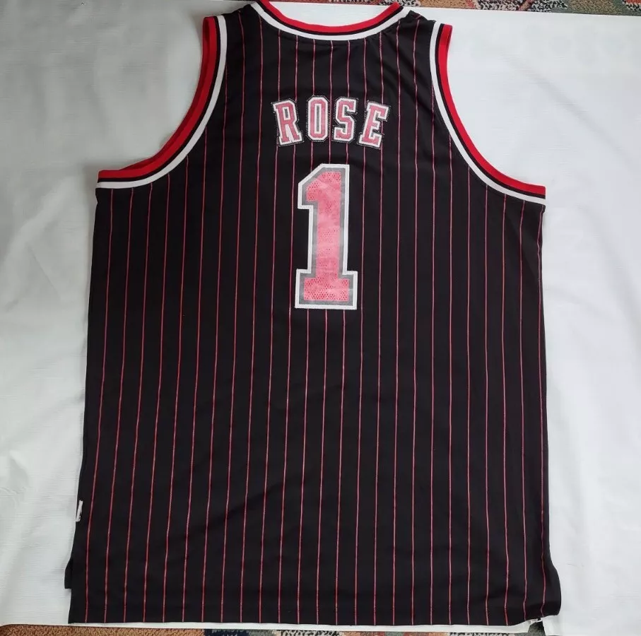 NBA Derrick Rose From Chicago Bulls In 2015 Classic T shirt - Limotees