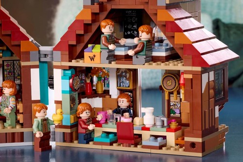 LEGO 76437 Harry Potter The Burrow Collector's Edition BNIB - Picture 6 of 7