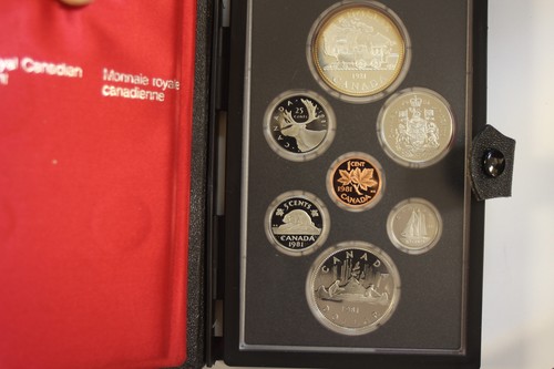 1981 Canada Double Dollar Proof Set In The Original Packaging With COA (NUM5585) - Picture 2 of 6