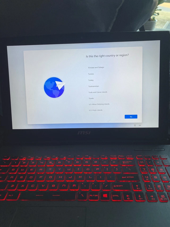 PORTATIL GAMING MSI GV62 8RE COMPLETO + TECLADO, REFRIGERADOR, AURICULARES, MOCHILA Foto 3 de 4