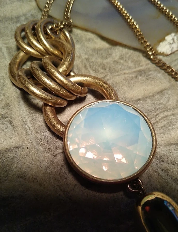 J. CREW Collar Largo Blanco Cuentas Flecos Tono Dorado Redondo Opalescente Piedra Lunar? Foto 2 de 4