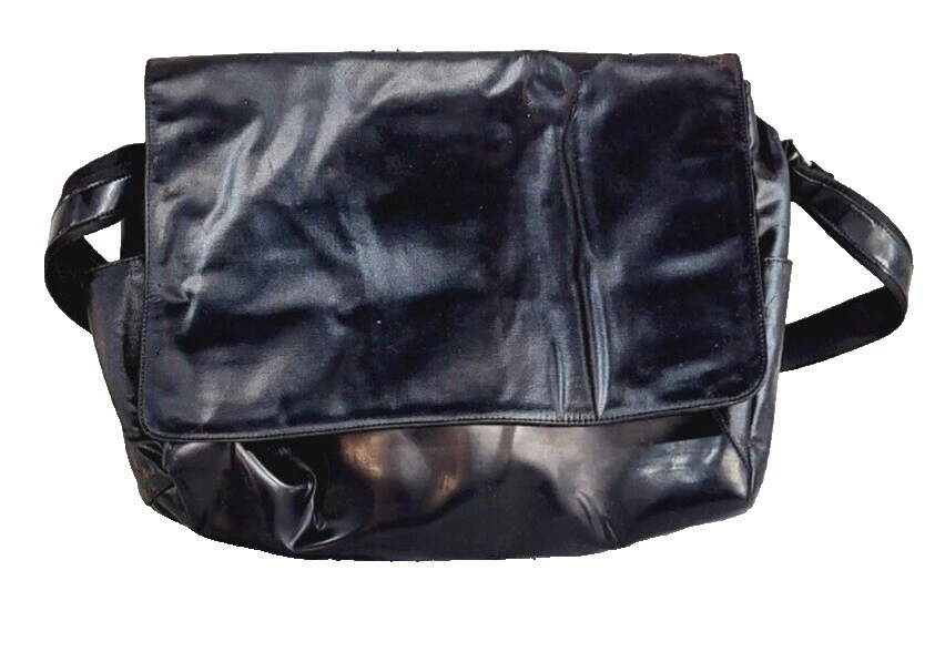 M·A·C Black Makeup Bags & Cases