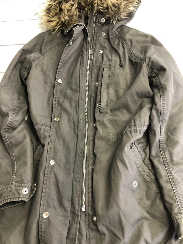 Chaqueta Parka GAP Para Hombre Mediana Verde Oliva Forrada Sherpa Piel Sintética Con Capucha Cremallera A Presión Foto 2 de 4