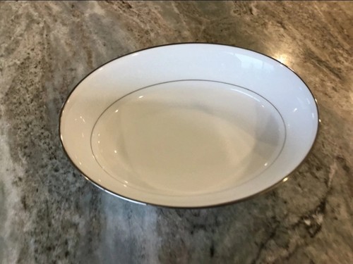 Thule (2020) by Noritake OVAL SERVING BOWL, Japan - Picture 2 of 5