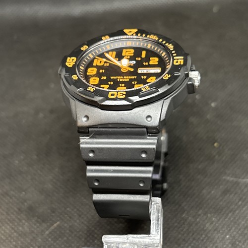Men's CASIO Diver Style Black Resin Day/Date Watch Orange Numerals MRW-200 - Picture 5 of 13