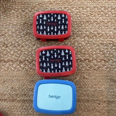 Lot 3 Bentgo Bento Lunch-2 rocket ships one blue. 