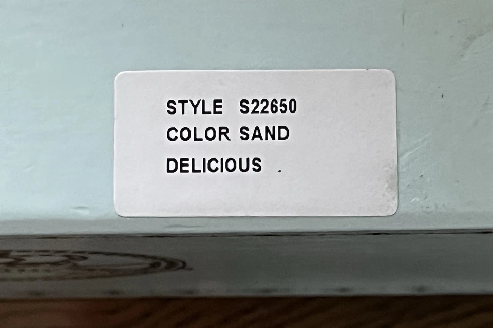 Cartera chequera Kathy Van Zeeland nueva en caja imitación cuero plateado Foto 4 de 4