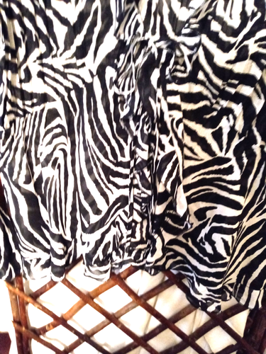 Notations womens zebra print long sleeve over blouse EUC size XL - Picture 5 of 6