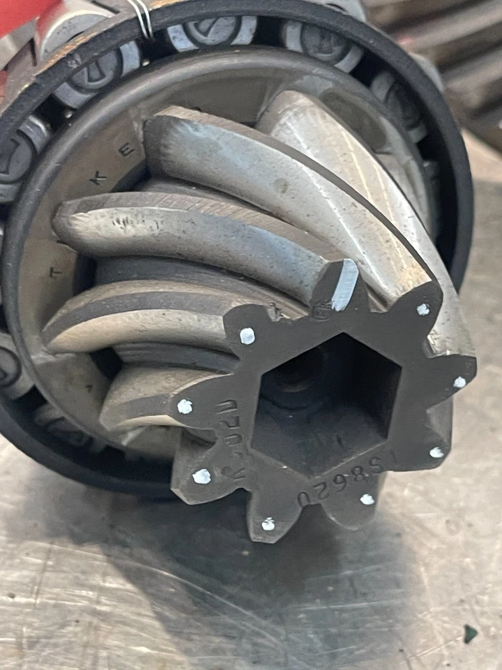 Oliver 88 Tractor Rearend Ring & Pinion Gear Set 138620 - Image 4 of 4