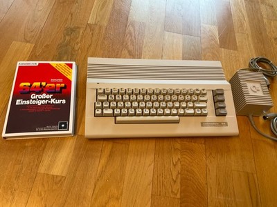 sehr schöner COMMODORE C64 C mit NT und Buch , SN: HB4469764E