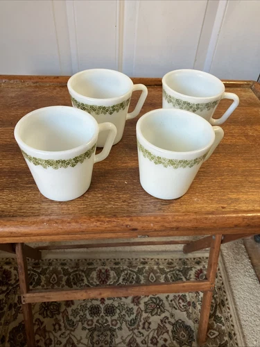 4 Vintage 70s Pyrex Coffee Mugs No. 1410 “Spring Blossom / Crazy Daisy” D Handle